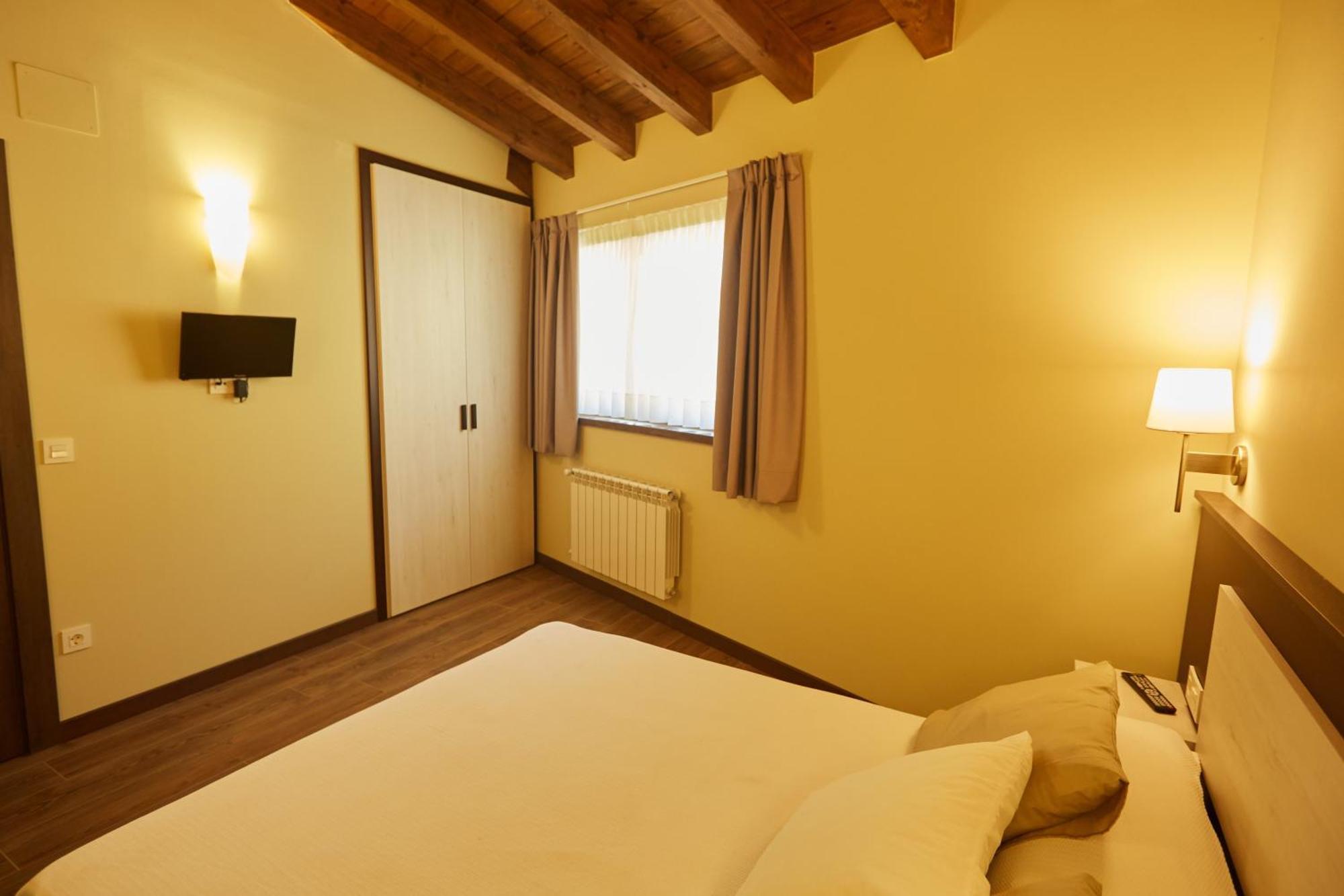 Apartamentos Rurales Casa La Piedra Кольия Экстерьер фото