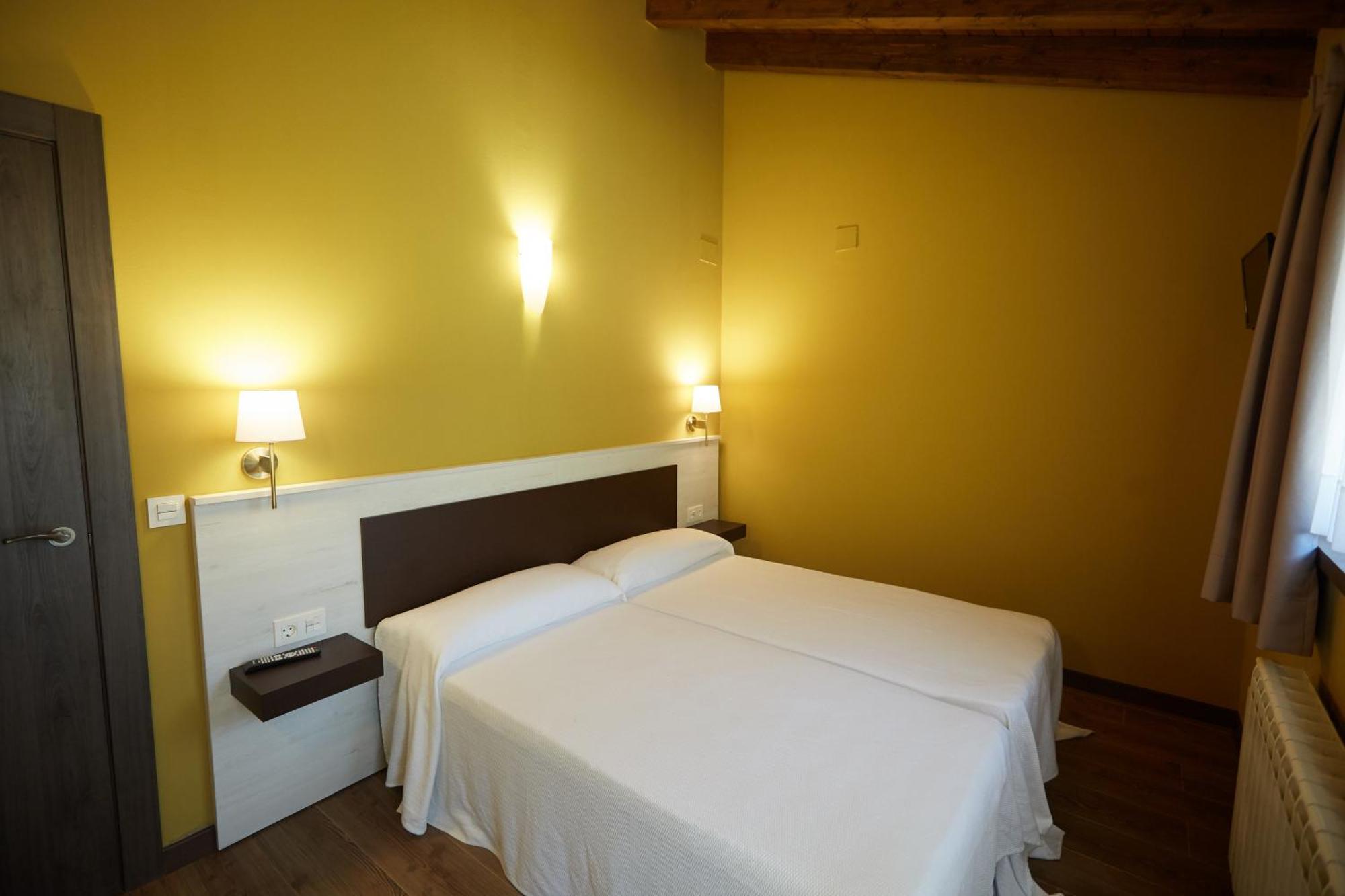 Apartamentos Rurales Casa La Piedra Кольия Экстерьер фото