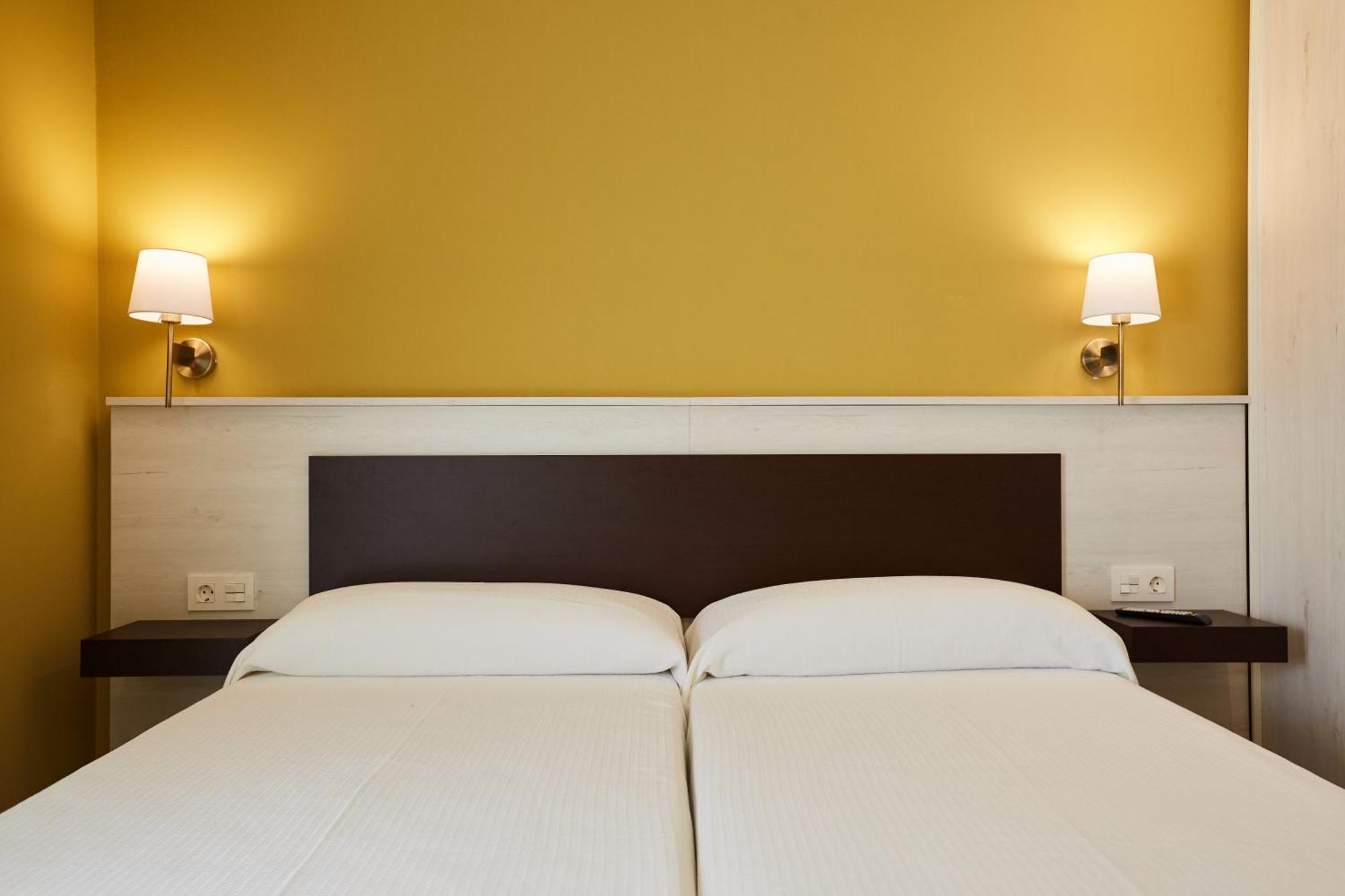Apartamentos Rurales Casa La Piedra Кольия Экстерьер фото