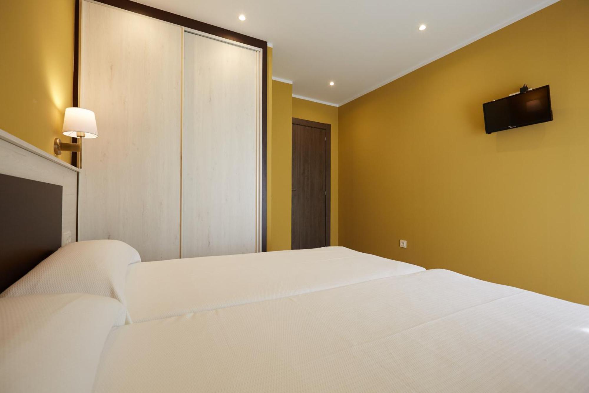 Apartamentos Rurales Casa La Piedra Кольия Экстерьер фото